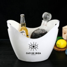 PROMO 7 COOLER Wijnkoeler Ojo de Ibiza wit 7L <p>Bij Sabores de Ibiza draait het niet alleen om het aanbieden van de heerlijke wijnen van <strong>Ojo de Ibiza,</strong> maar ook om de totale beleving. Om jouw zaak, terras of event volledig in de sfeer van Ibiza onder te dompelen, bieden we naast de wijnen ook <strong>exclusief marketingmateriaal</strong> aan. Denk aan stijlvolle buitenkussens, comfortabele ligstoelen en praktische maar elegante ijsemmers, allemaal ontworpen om de unieke identiteit van Ojo de Ibiza te versterken en jouw presentatie dat tikkeltje extra te geven. Zo cre&euml;er je niet alleen een smaakvolle, maar ook een onvergetelijke Ibiza-beleving voor je klanten.</p> Ijsemmer.jpg